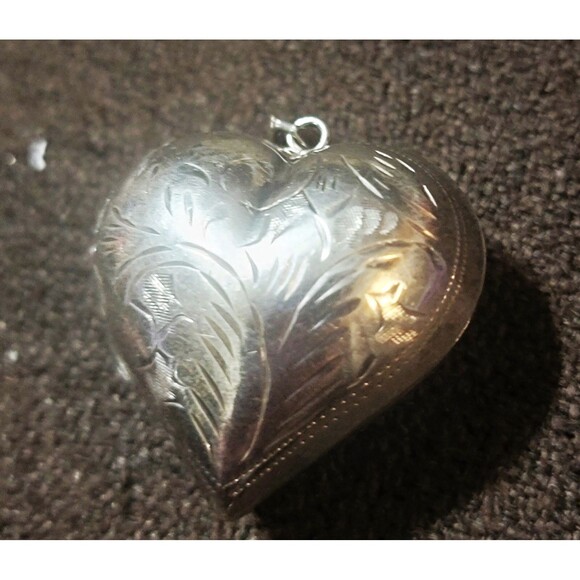 VTG Sterling Silver Puffy Heart Locket Pendant Etched handcrafted 925 locket y2k - Picture 3 of 16